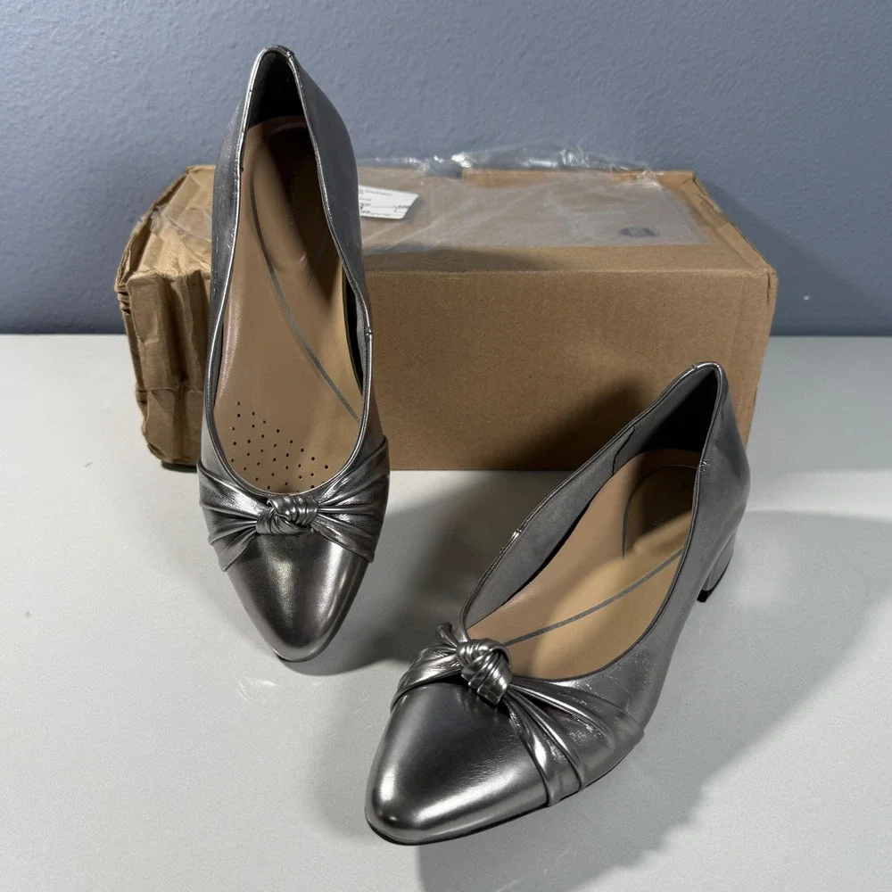 Easy Spirit Cristen Silver Metallic Knotted Pointed toe‎ Size 6N